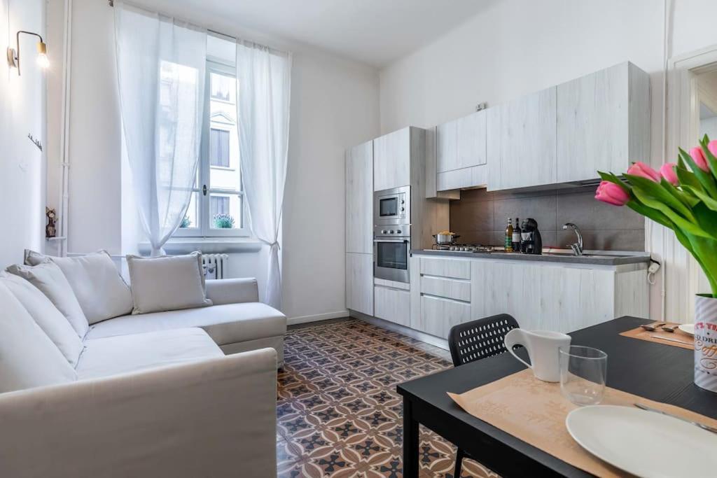 Appartamento Bilocale Zara - Stazione Centrale - Isola Design District Милан Экстерьер фото